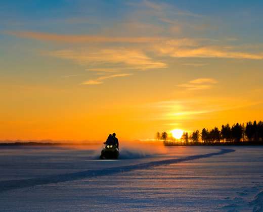Laplandija. Naktinis sniegomobilių safaris